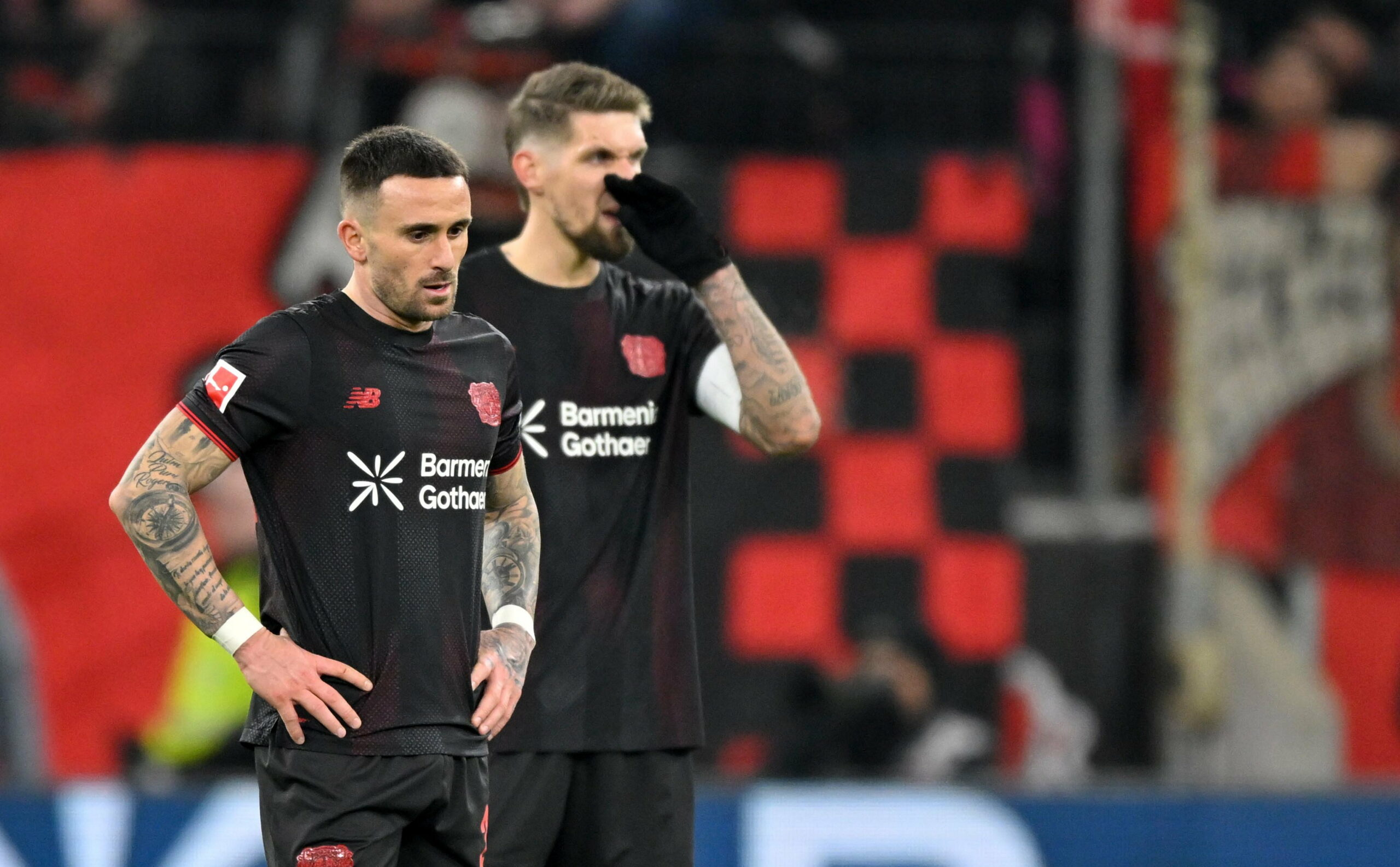 Leverkusens Aleix Garcia und Robert Andrich waren bedient.