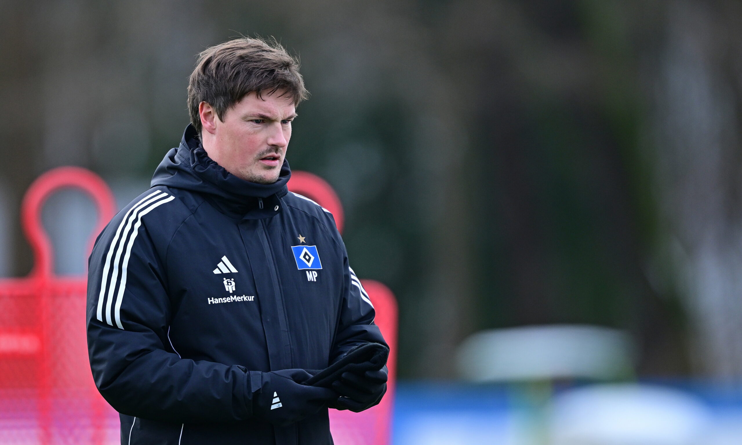 HSV-Trainer Merlin Polzin während des Trainings