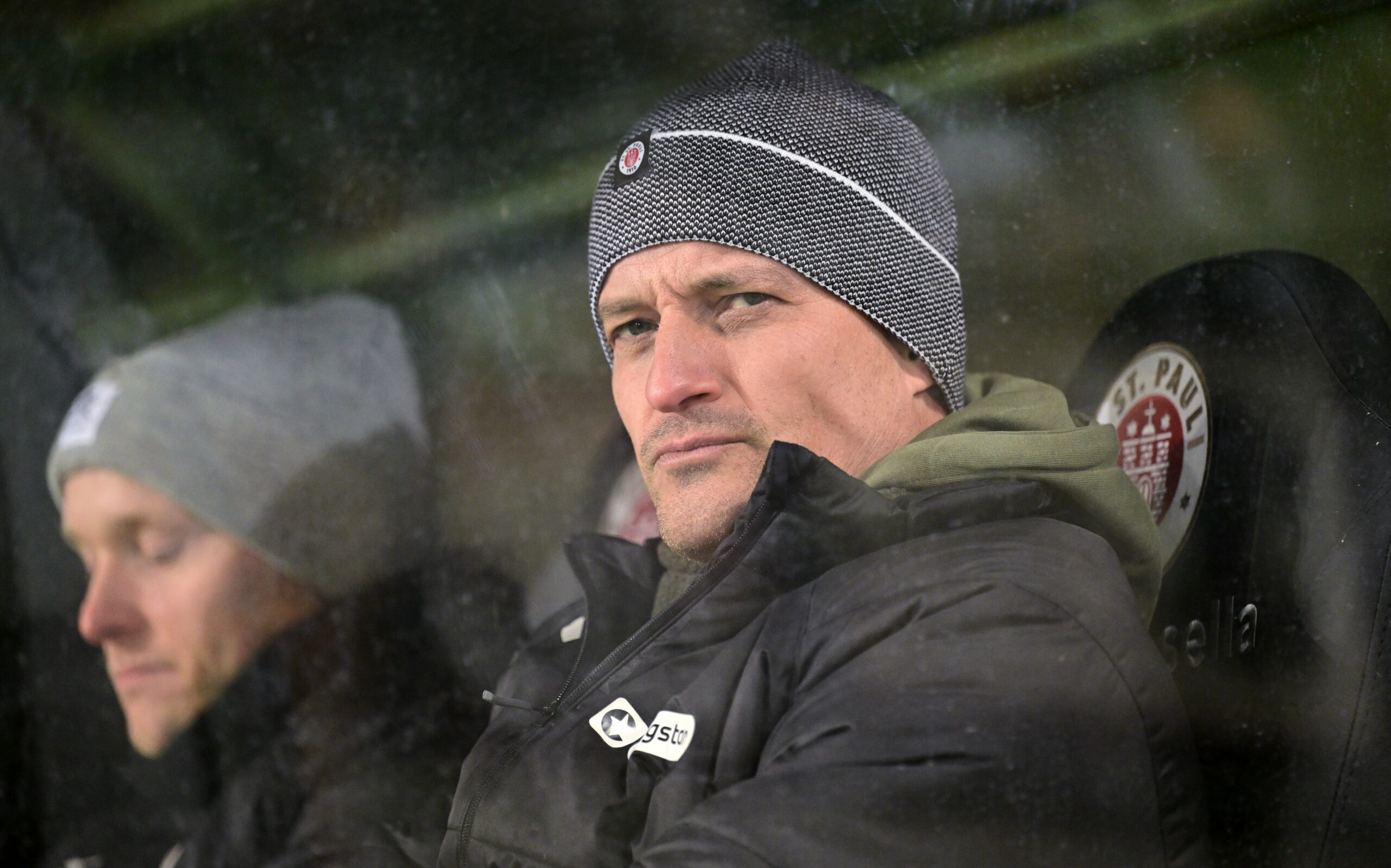 Alexander Blessin guckt bedient.