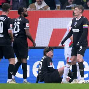 St. Pauli-Spieler schauen enttäuscht