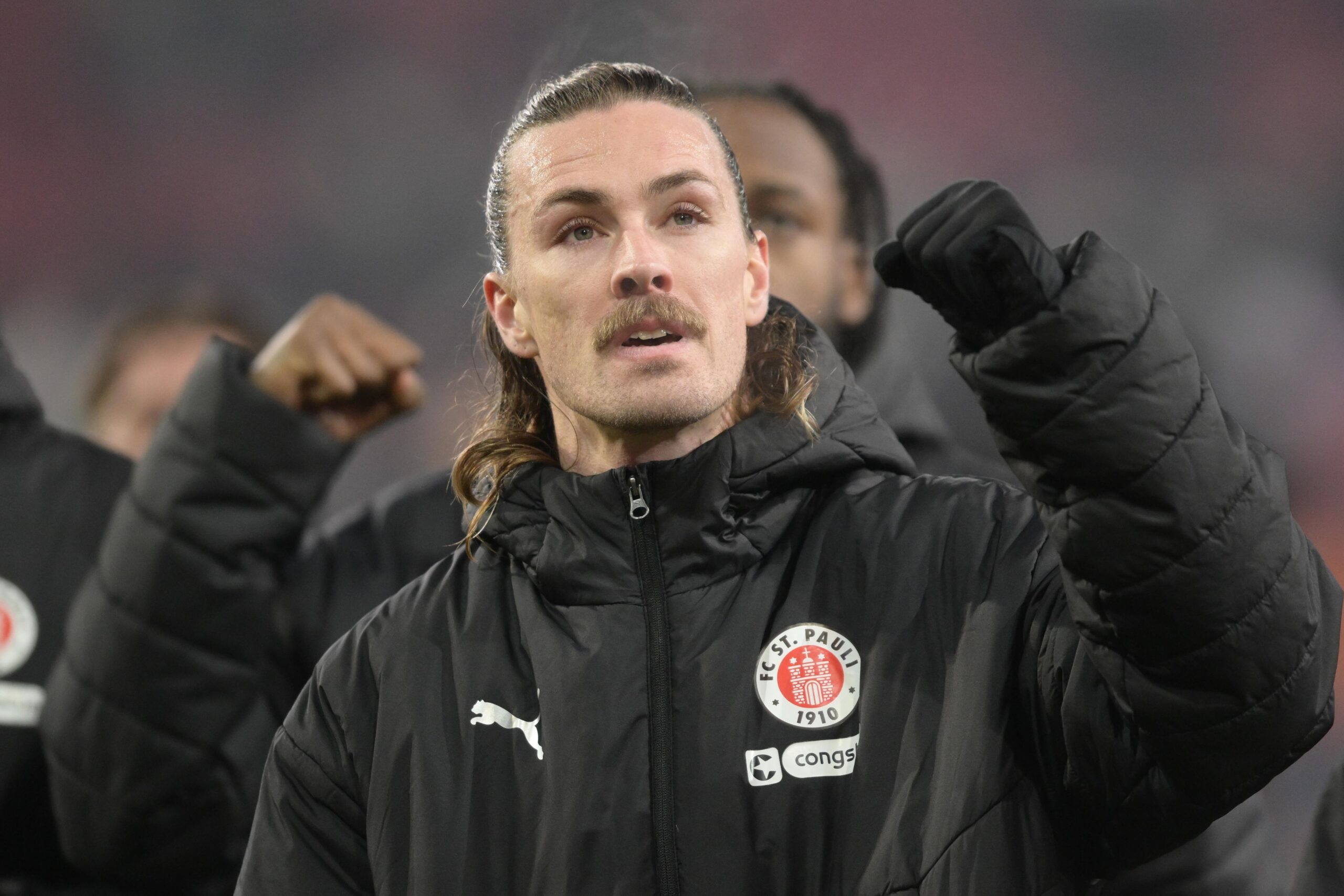 Jackson Irvine in Augsburg