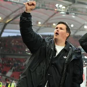 HSV-Trainer Merlin Polzin nach dem Spiel in Stuttgart