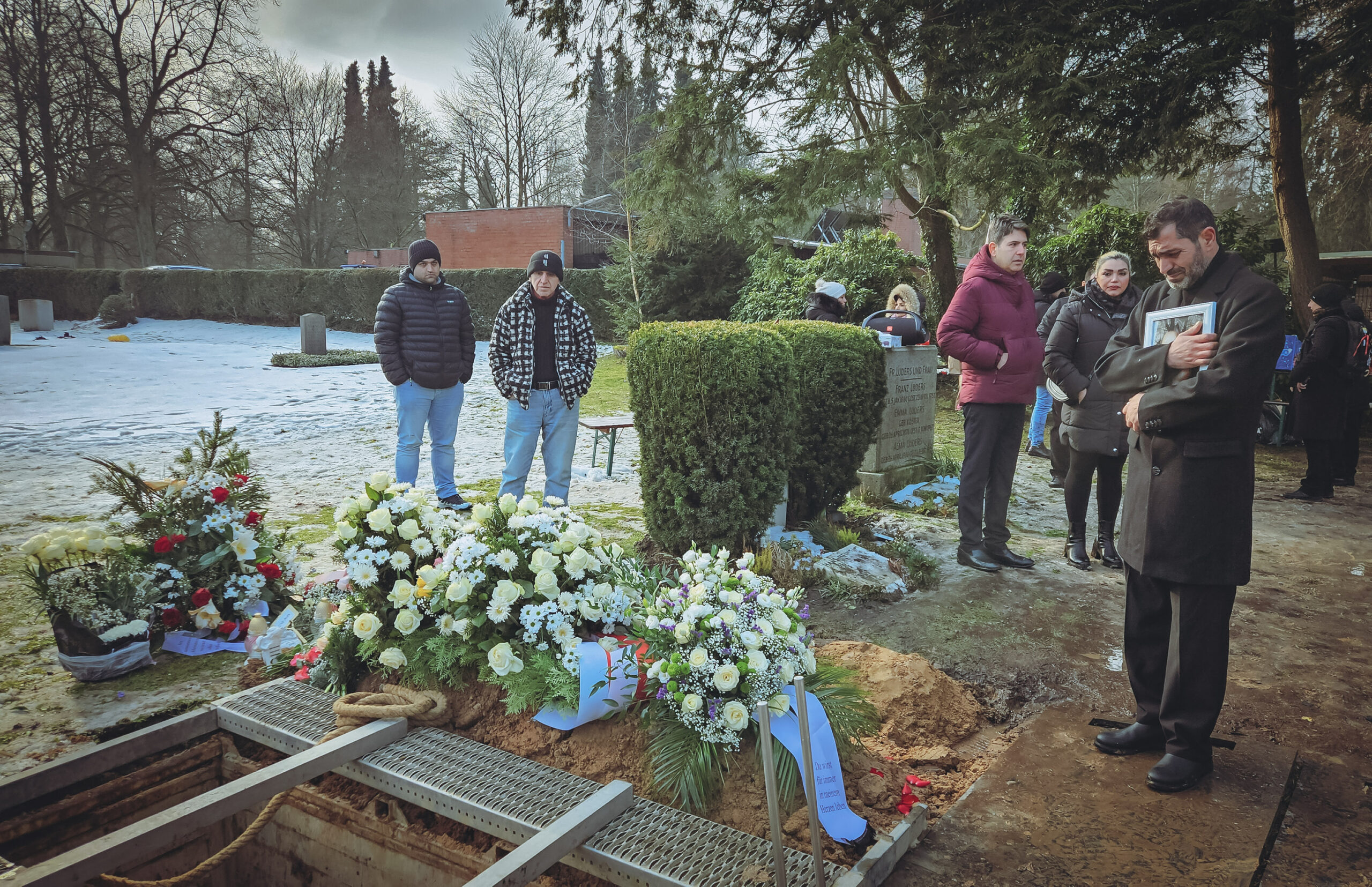 Am Grab weinte der Vater.