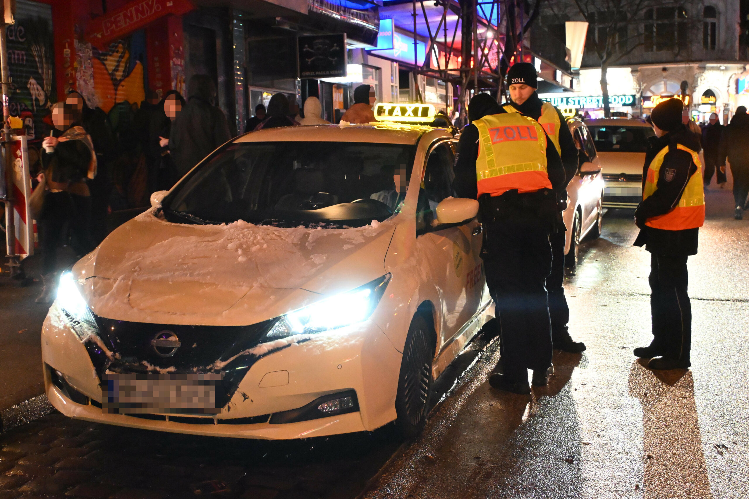Taxikontrollen auf der Reeperbahn und im Bezirk HH-Mitte