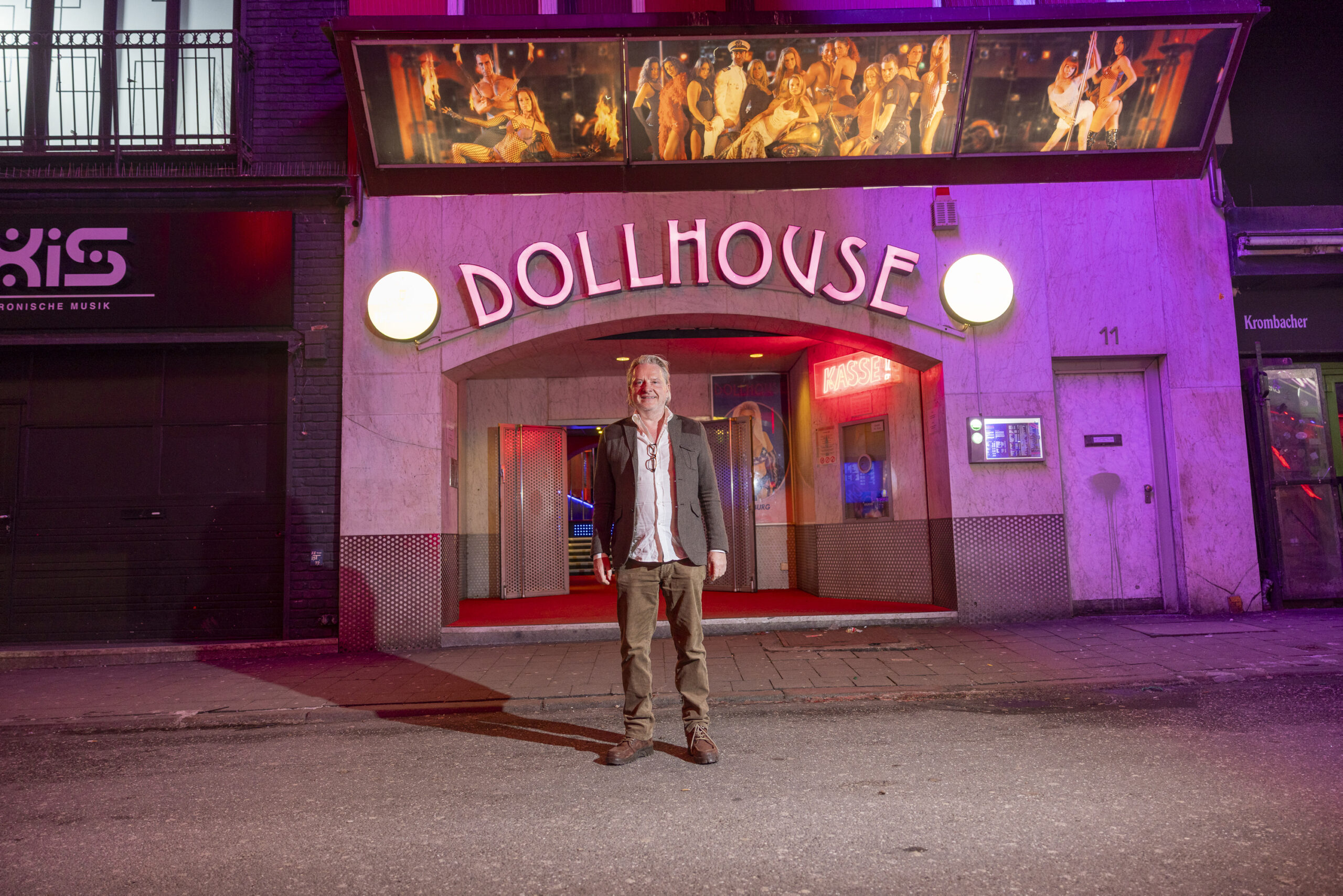 Vor 28 Jahren wurde der heutige Kiez-Gastronom Thomas Stutzki (59) das Gesicht des „Dollhouses“ an der Großen Freiheit – dabei war er eigentlich Börsenmakler.