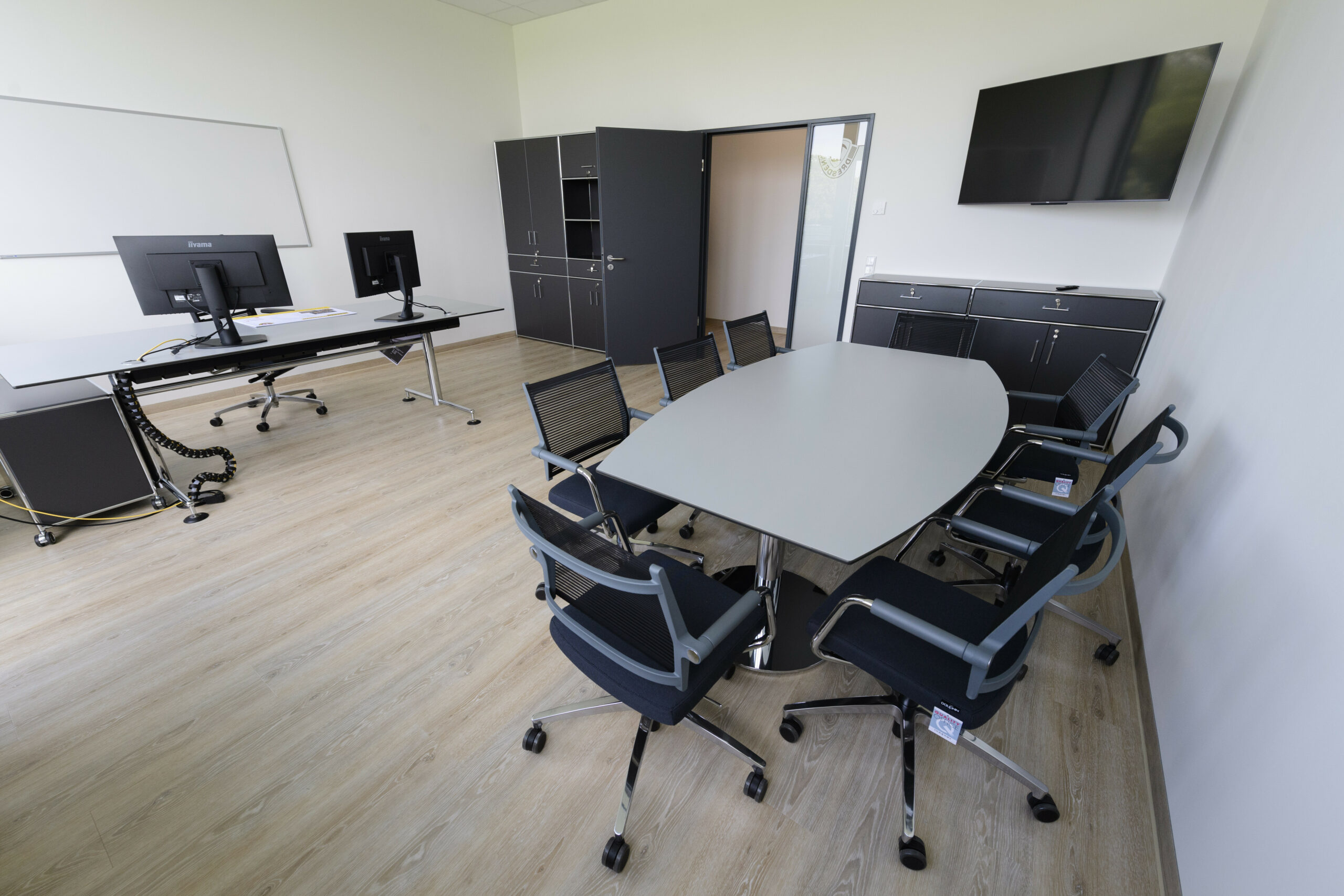 Der Mann hatte es auf Bürostühle und Reiseführer abgesehen (Symbolfoto).