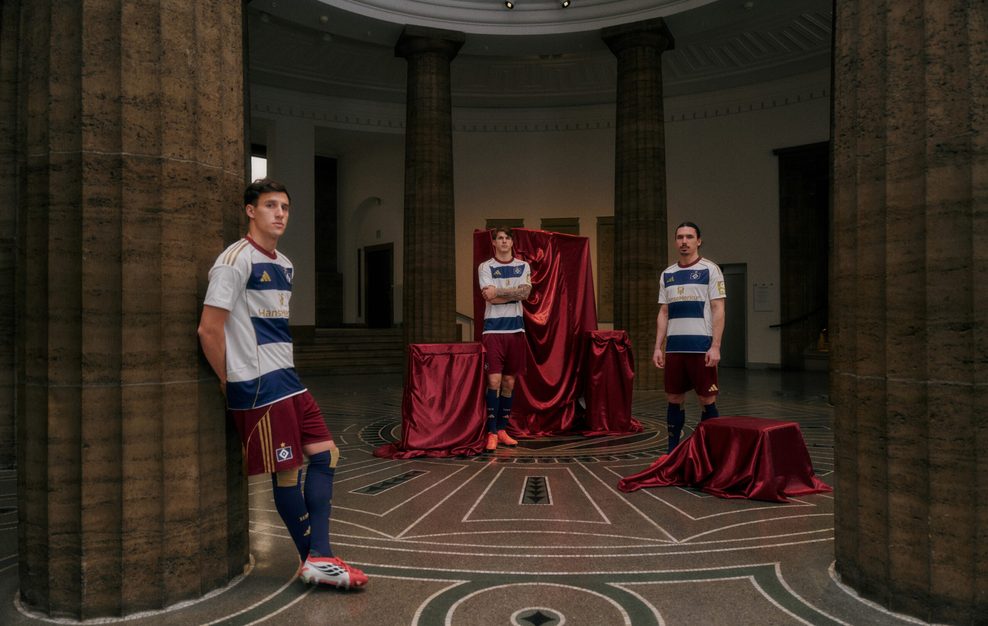 Nicolás Capaldo, Luka Vuskovic und Rayan Philippe präsentieren das neue HSV-Sondertrikot