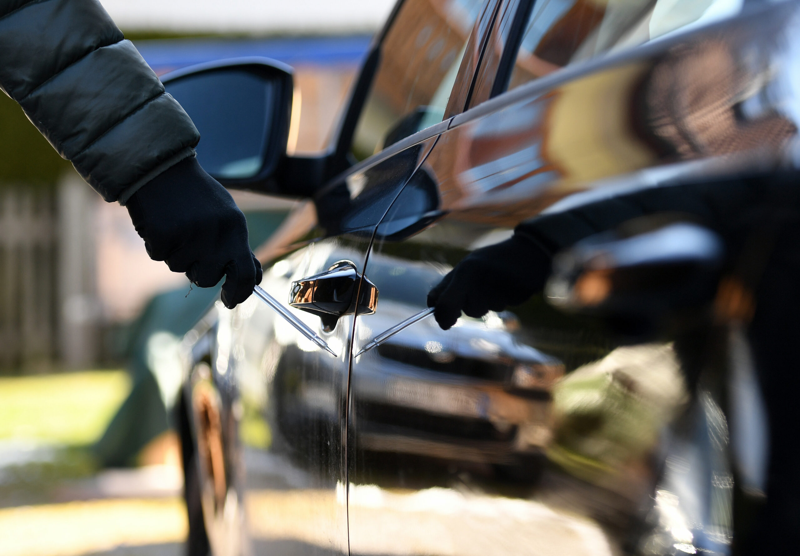 Vor einem Autohaus in Norderstedt wurden fast 100 Wagen zerkratzt (Symbolbild).