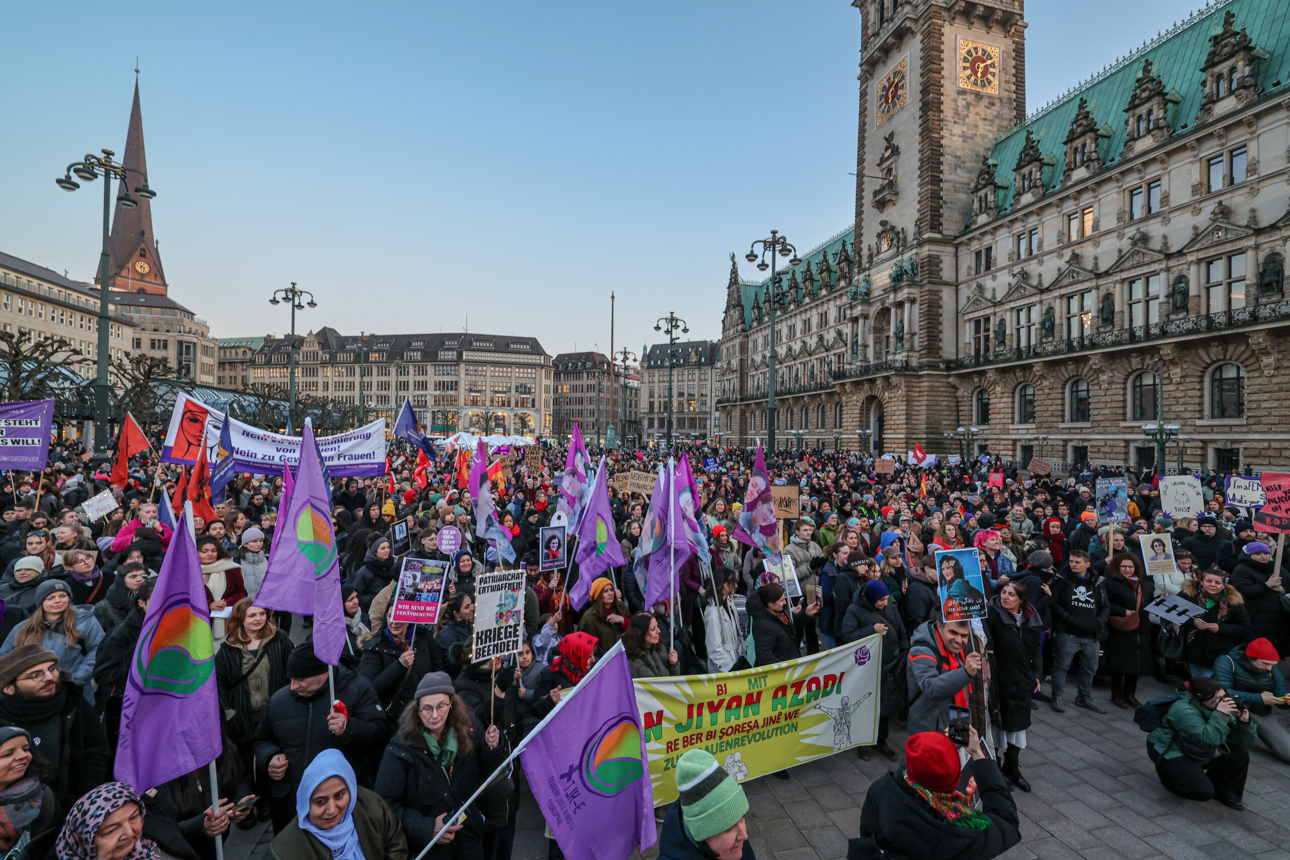 Demo vor dem Hamburger Rathaus
