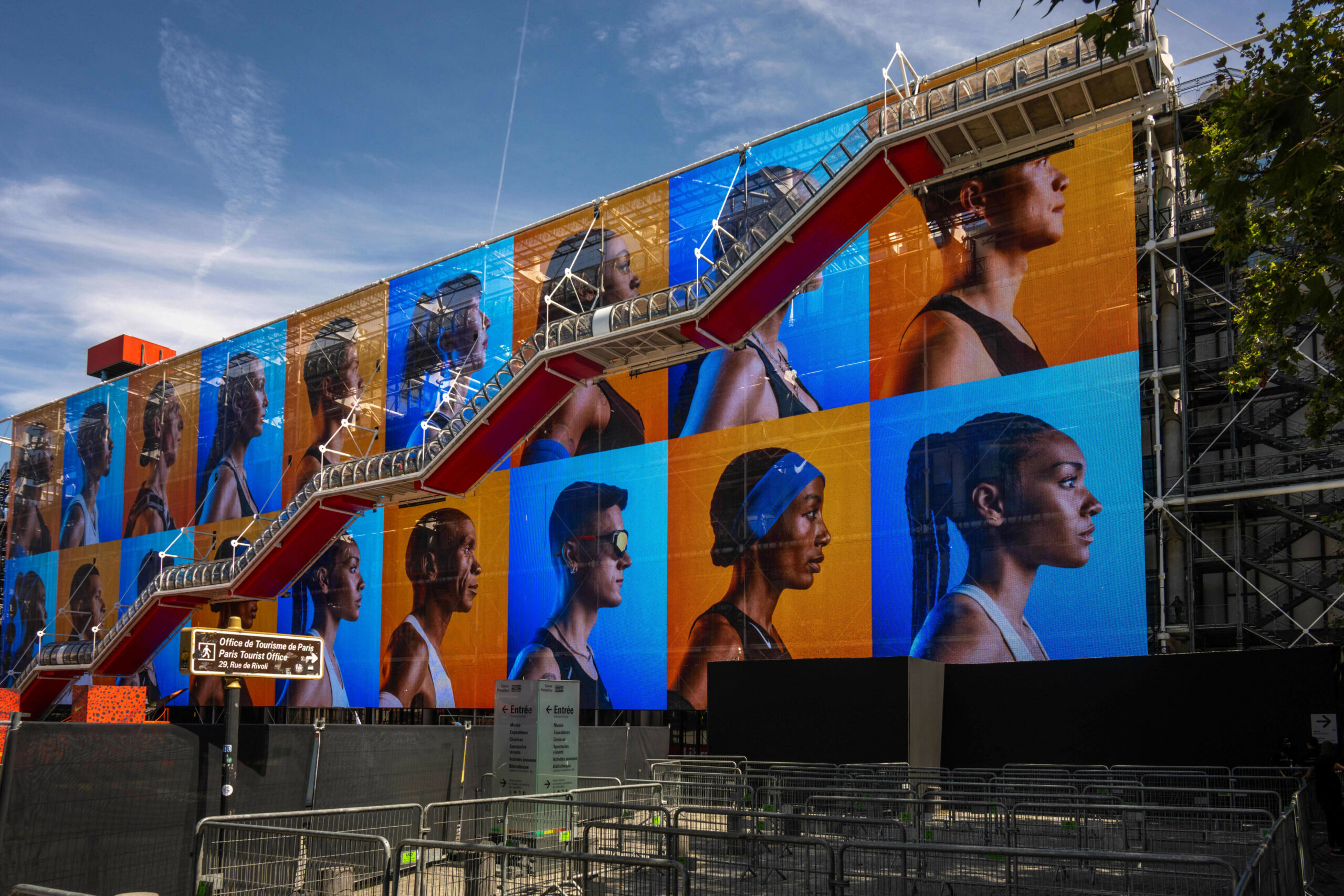 Nike Werbung Gebäude Paris