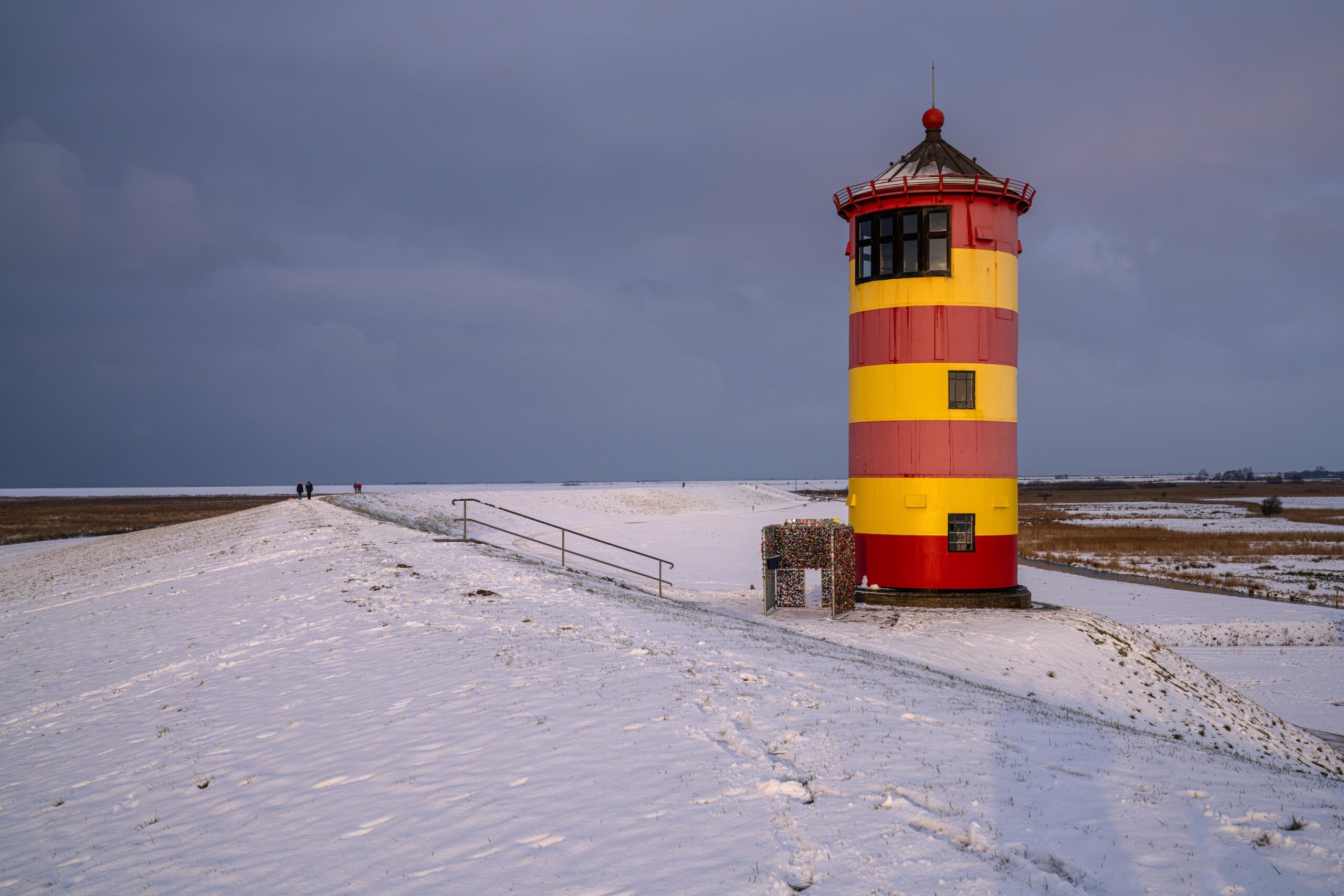Leuchtturm im ostfriesischen Pilsum in Niedersachsen (Symbolbild).