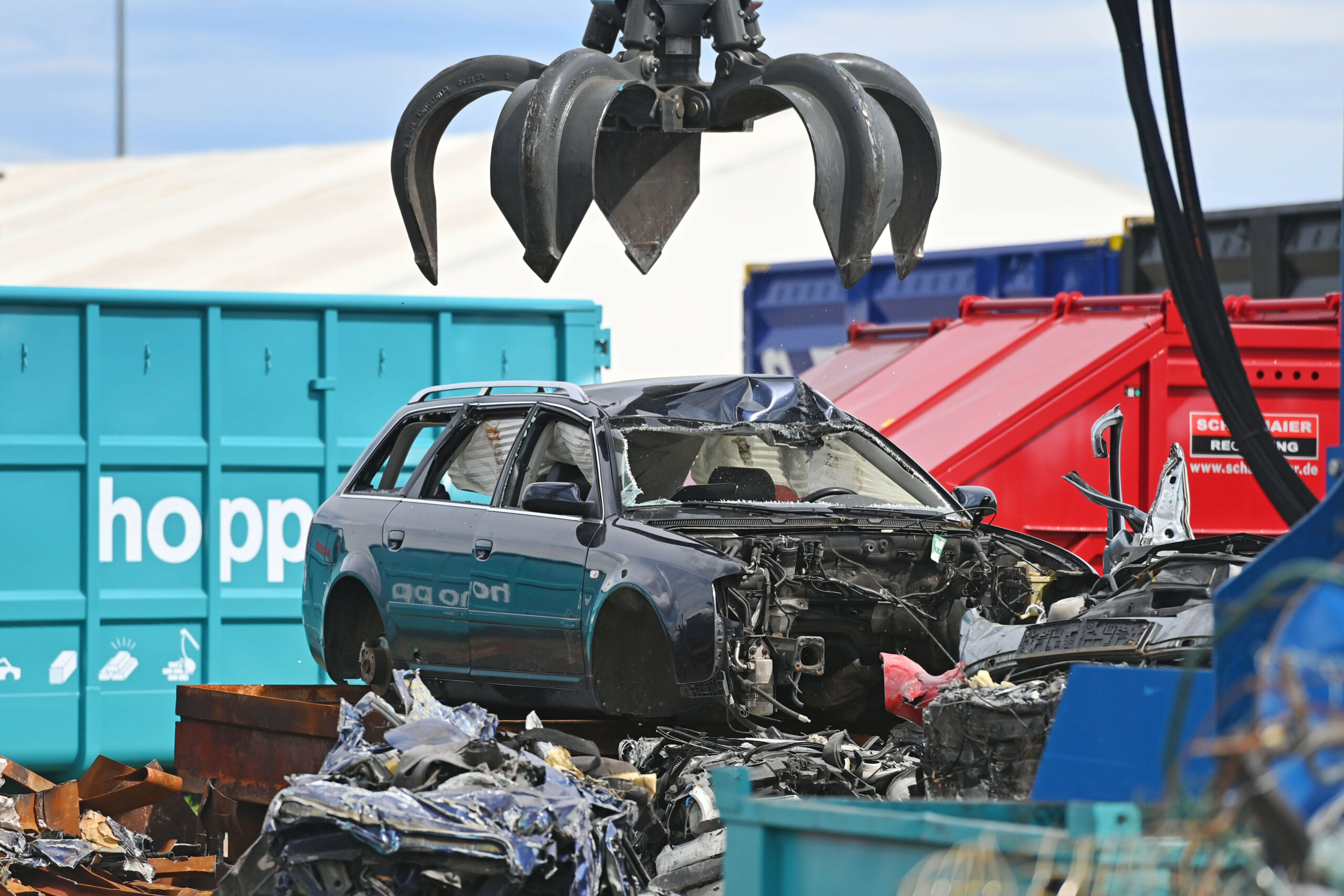 Schrottplatz München Bagger