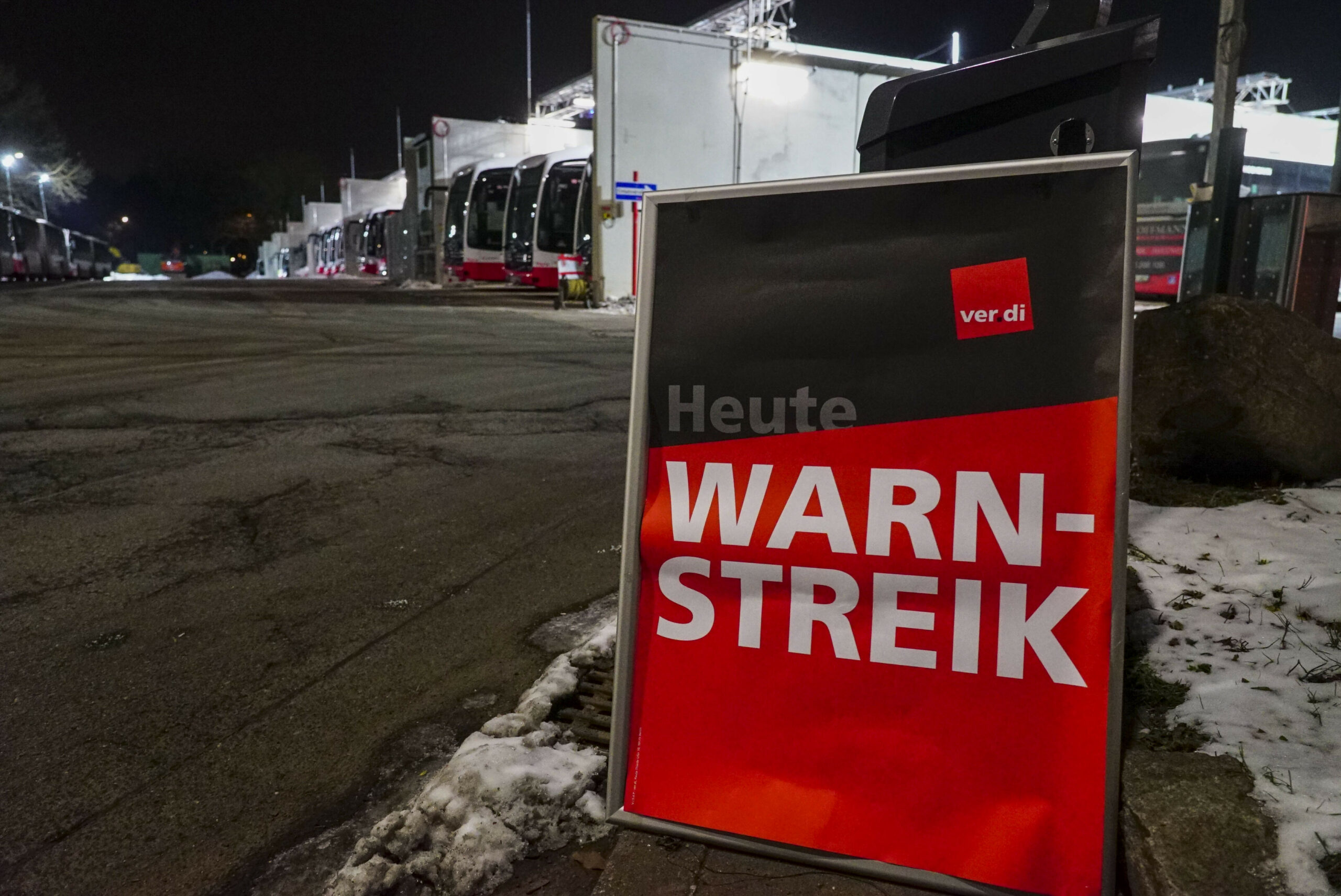 Die Busse blieben heute morgen im Depot: Auch Hamburg war vom großflächigen Streik beim ÖPNV betroffen.