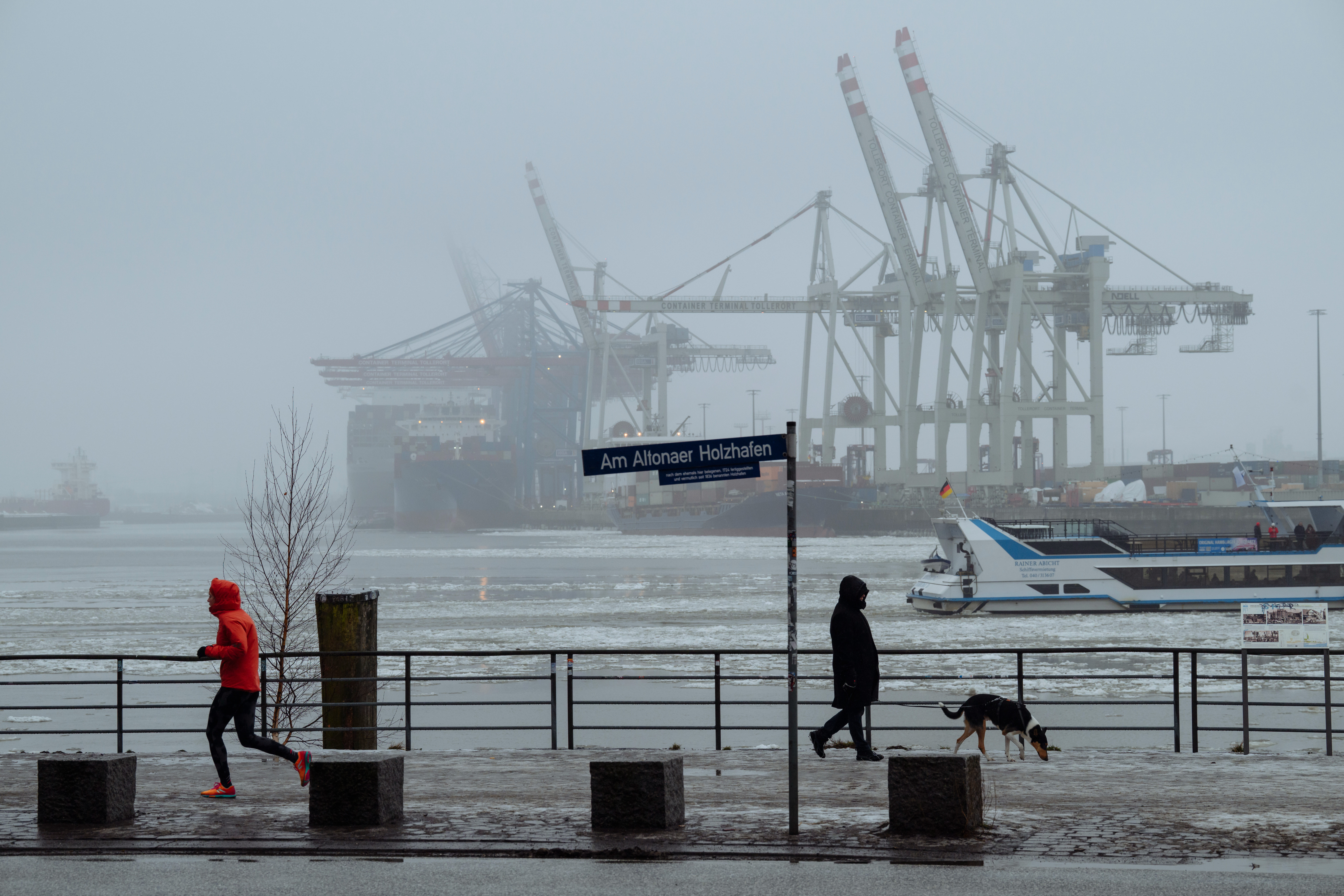 Kalt und nass: In den kommenden Tagen bleibt das Wetter in Hamburg ungemütlich (Symbolbild).