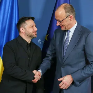 Wolodymyr Selenskyj, Präsident der Ukraine, und der deutsche Bundeskanzler Friedrich Merz (CDU) auf der Münchener Sicherheitskonferenz 2026.