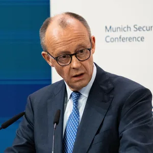 Kanzler Friedrich Merz (CDU) während seiner Rede bei der 62. Münchner Sicherheitskonferenz.