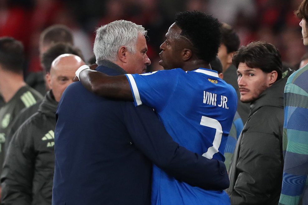 Vinicius und Mourinho bei den Playoffs in Lissabon