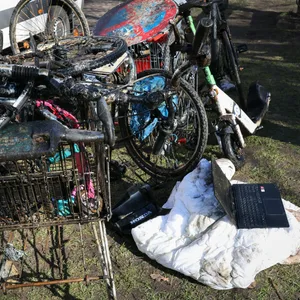 Müll-Tauchaktion im Isebekkanal