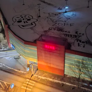 Pikachu, Totenkopf: Inzwischen schmilzt der Schnee rapide – und mit ihm die Kunstwerke.