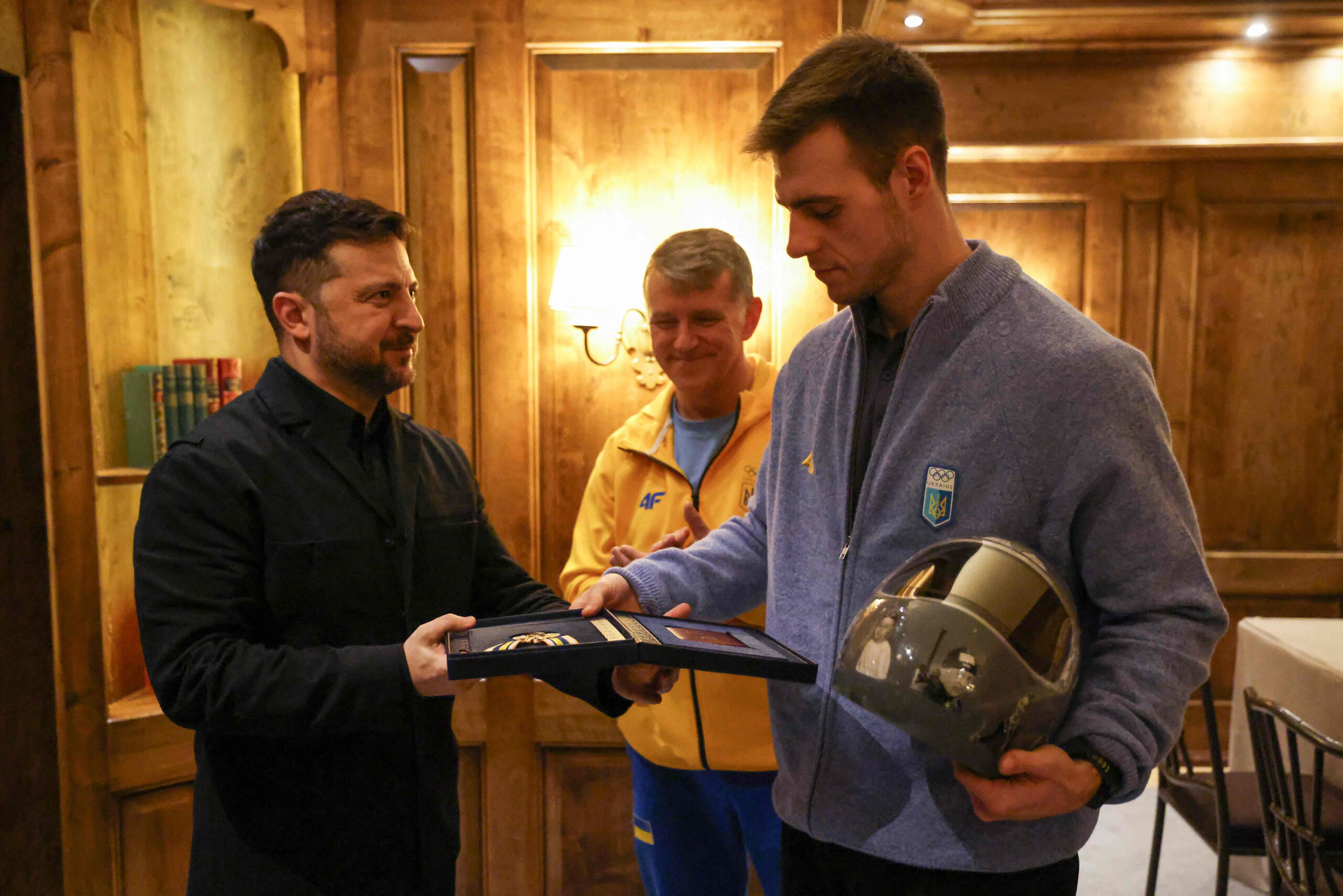 Volodymyr Zelenskyy zeichnet Vladyslav Heraskevych mit dem ukrainischen Orden der Freiheit aus