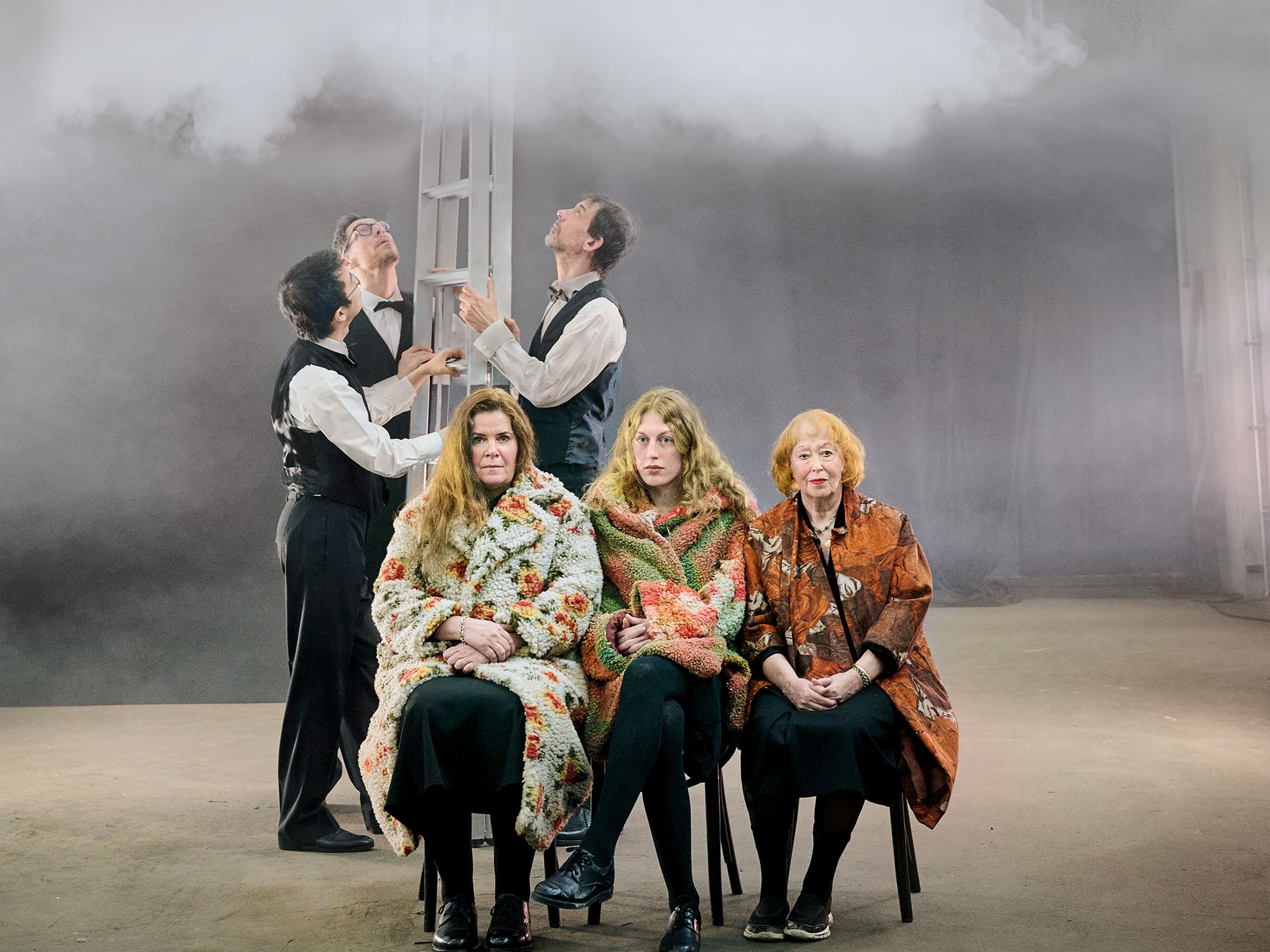 Julia Wieninger, Alberta von Poelnitz und Ilse Ritter setzten die Vision von Thom Luz im Schauspielhaus um.