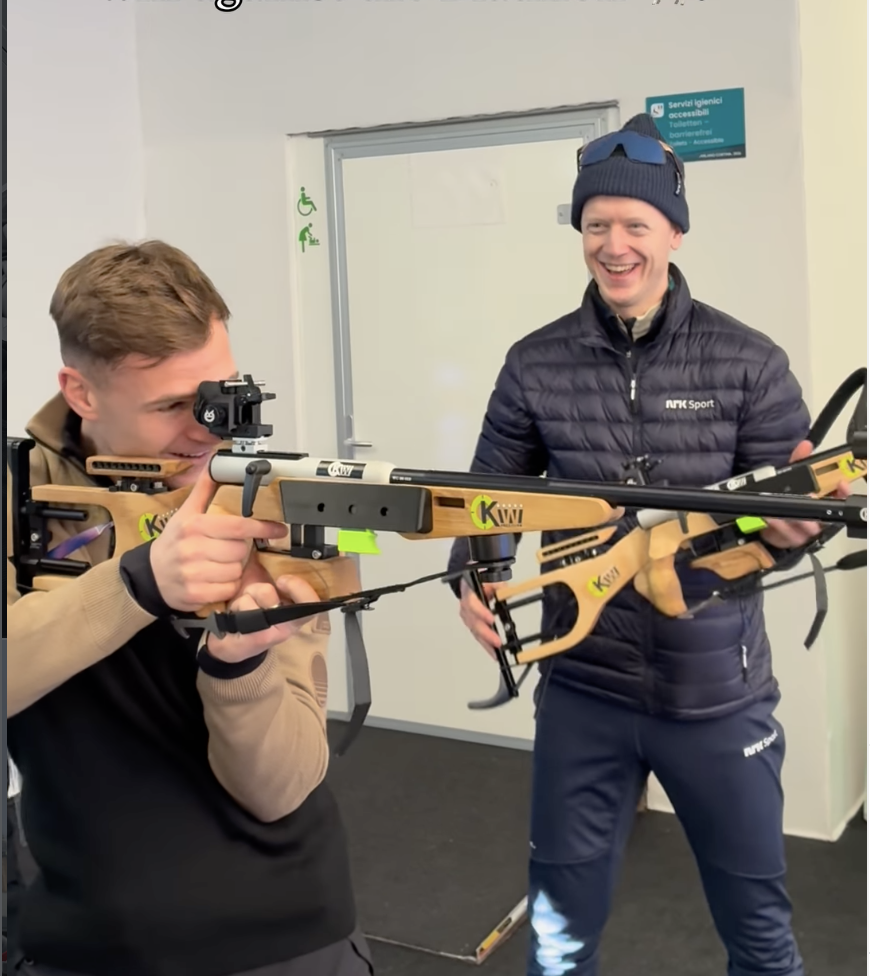 Joshua Kimmich und Johannes Thingnes Bö lachen