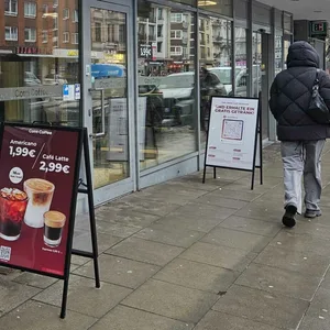 Die neue Filiale von „Cotti Coffee“ in Hamburg-St. Georg.