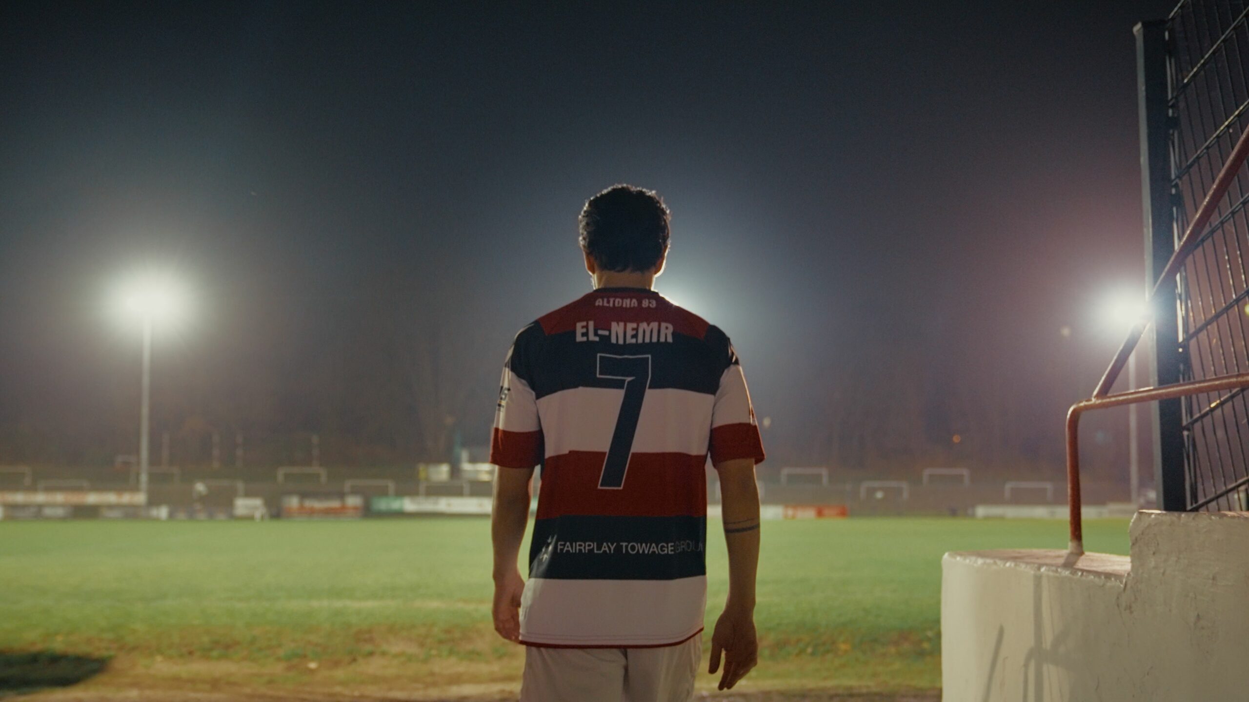 Pascal El-Nemr läuft ins Stadion von Altona 93 ein