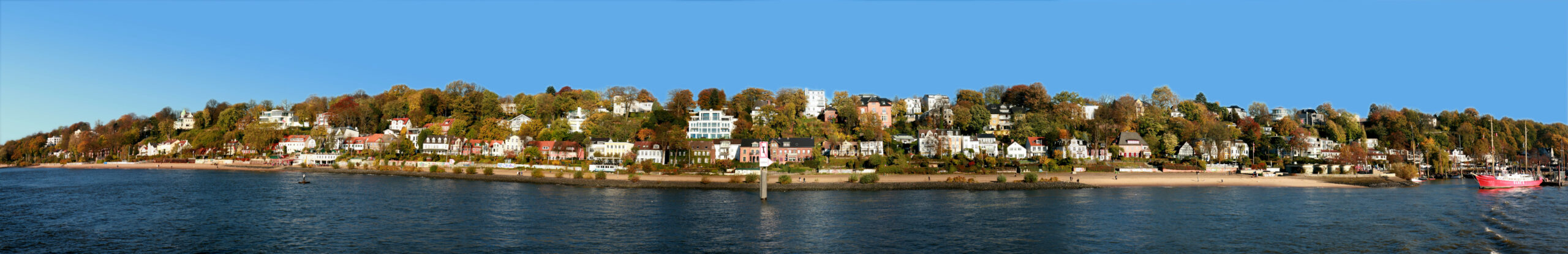 Die Elbchaussee bei Nienstedten.