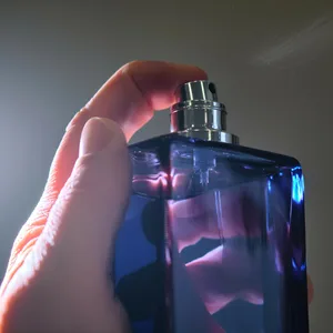 Parfum kann bei Heuschnupfen zu stärkeren Beschwerden führen