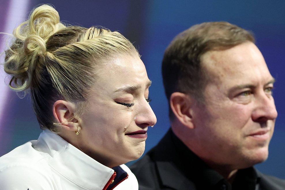 Amber Glenn weint nach dem Kurzprogramm