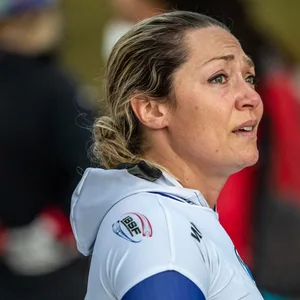 Kati Uhlaender schaut besorgt