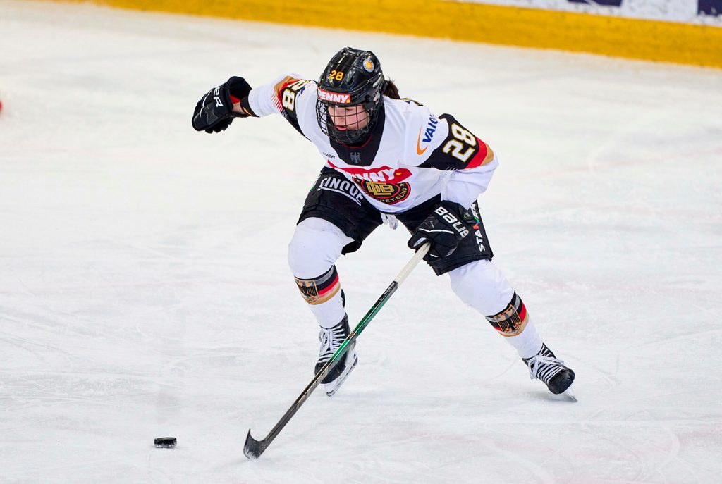 Katarina Jobst-Smith spielt Eishockey