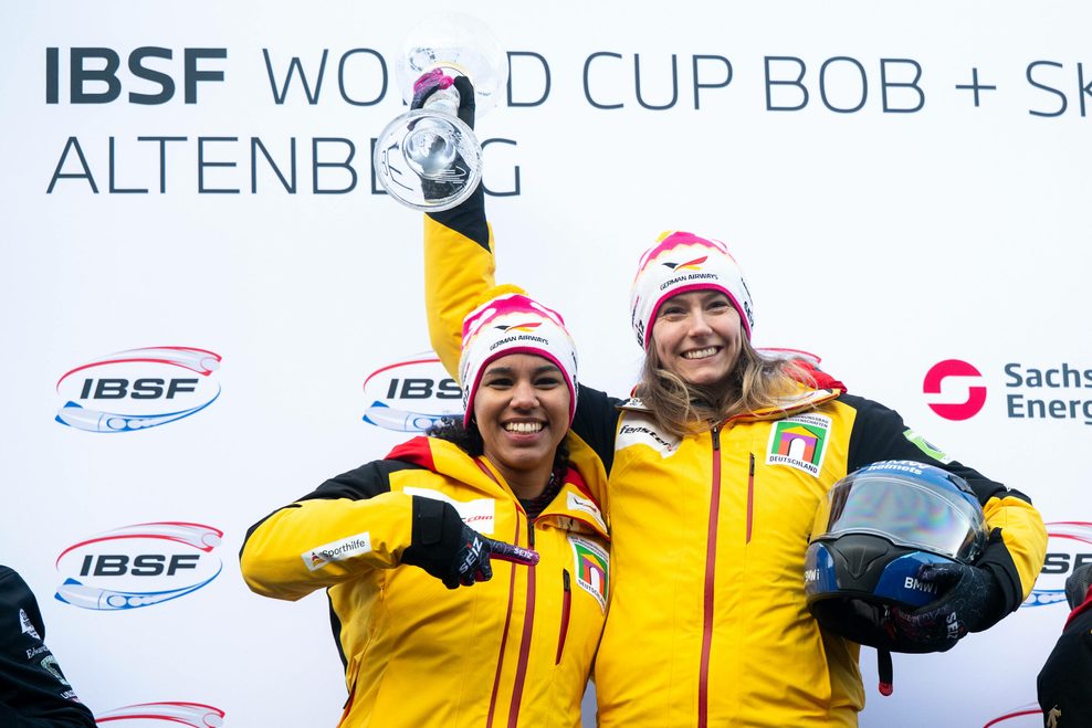 Levi Deborah und Laura Nolte jubeln