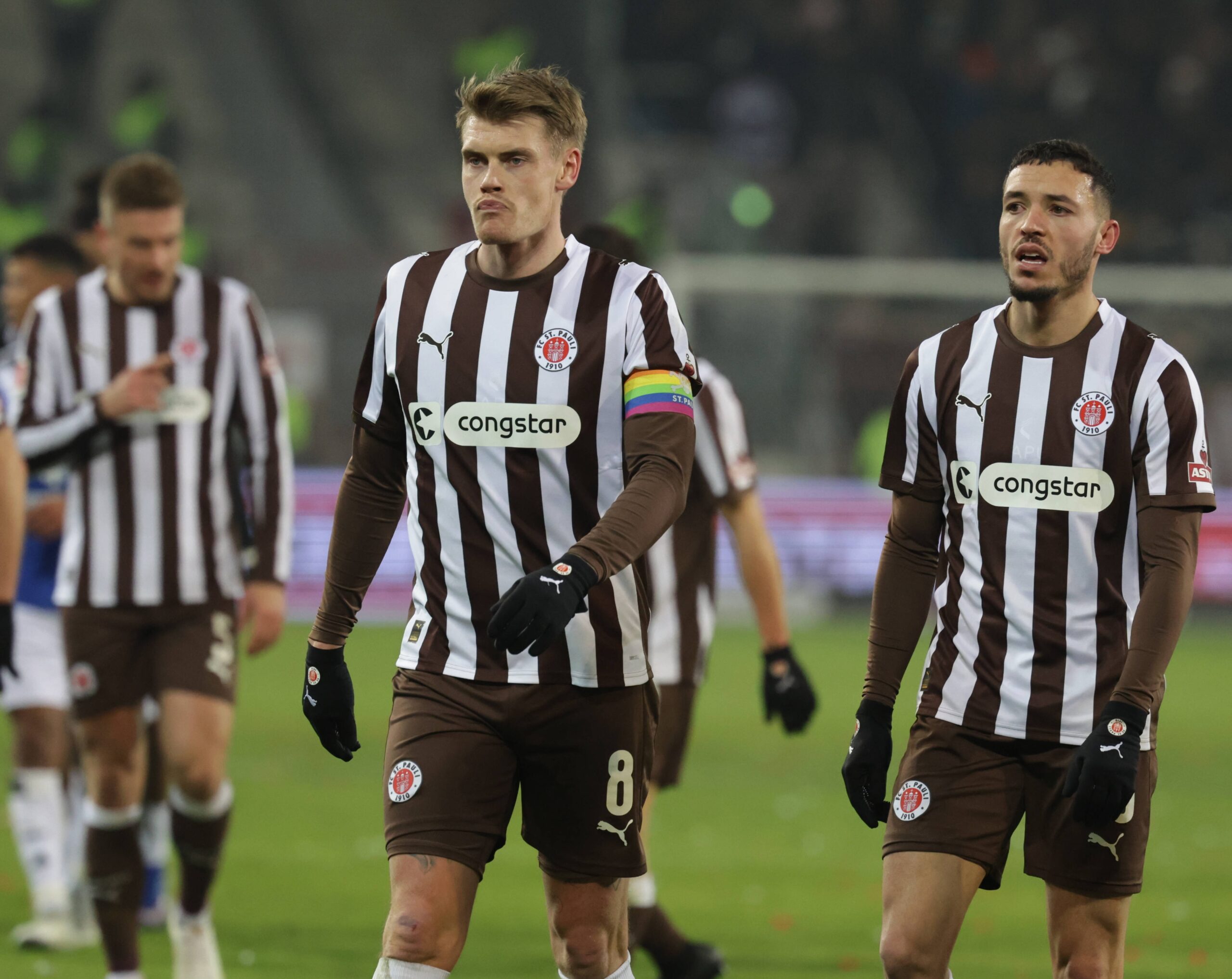 Eric Smith und Mathias Pereira Lage beim Derby am Millerntor