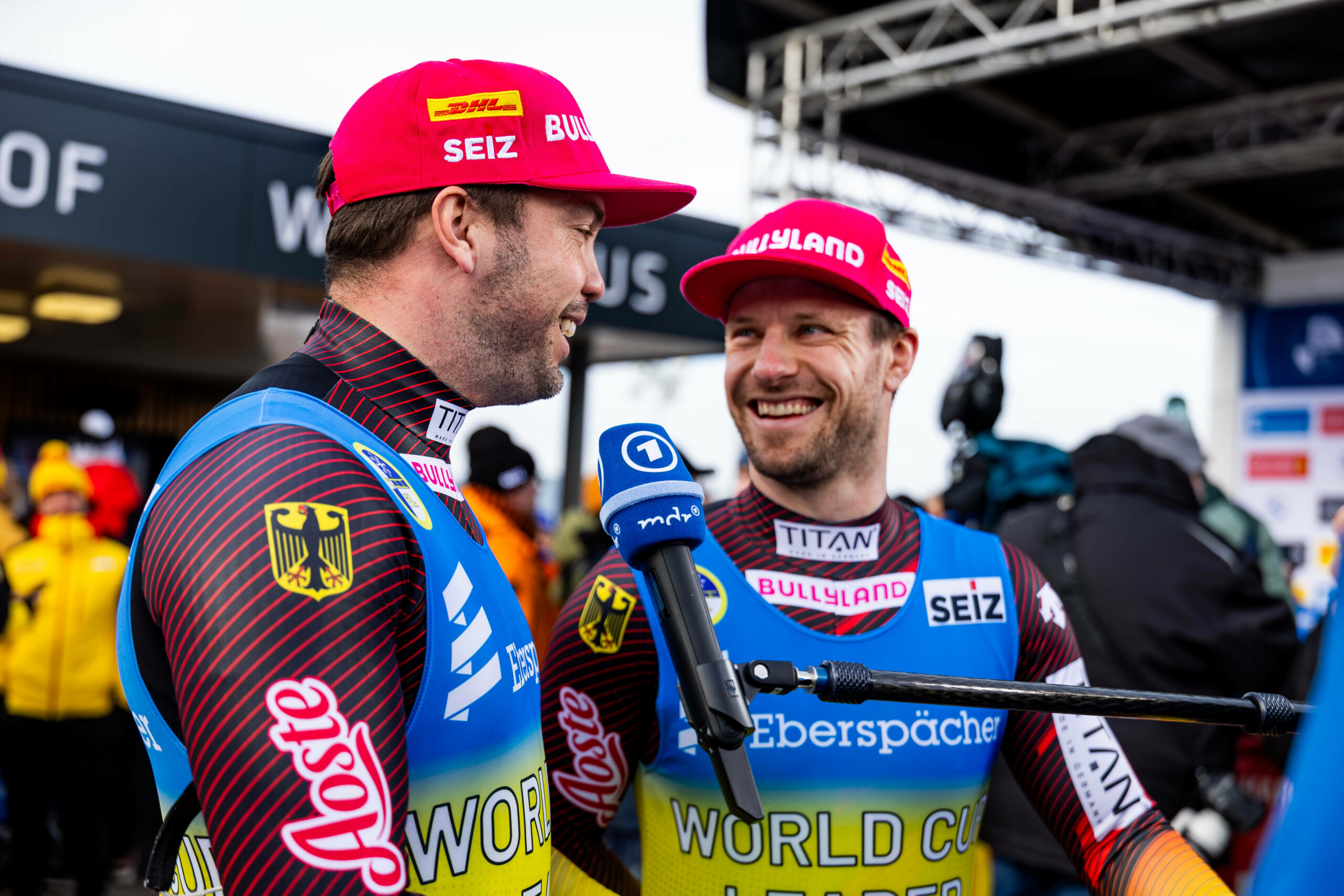 Tobias Wendl (l.) und Tobias Arlt im ARD-Interview