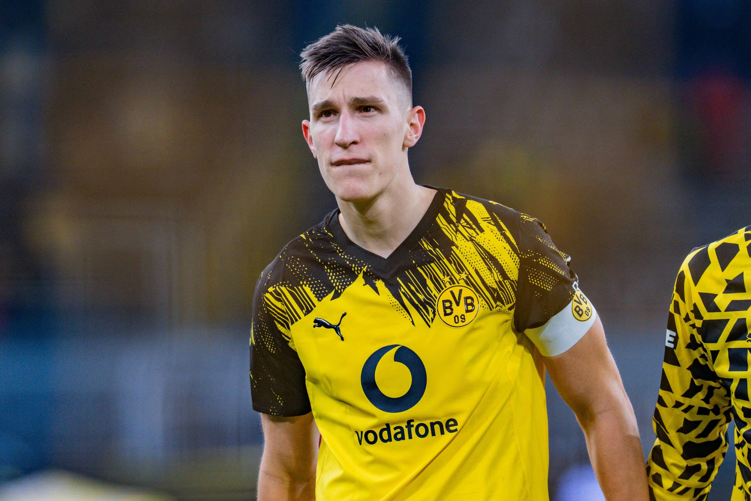 Nico Schlotterbeck blickt besorgt.