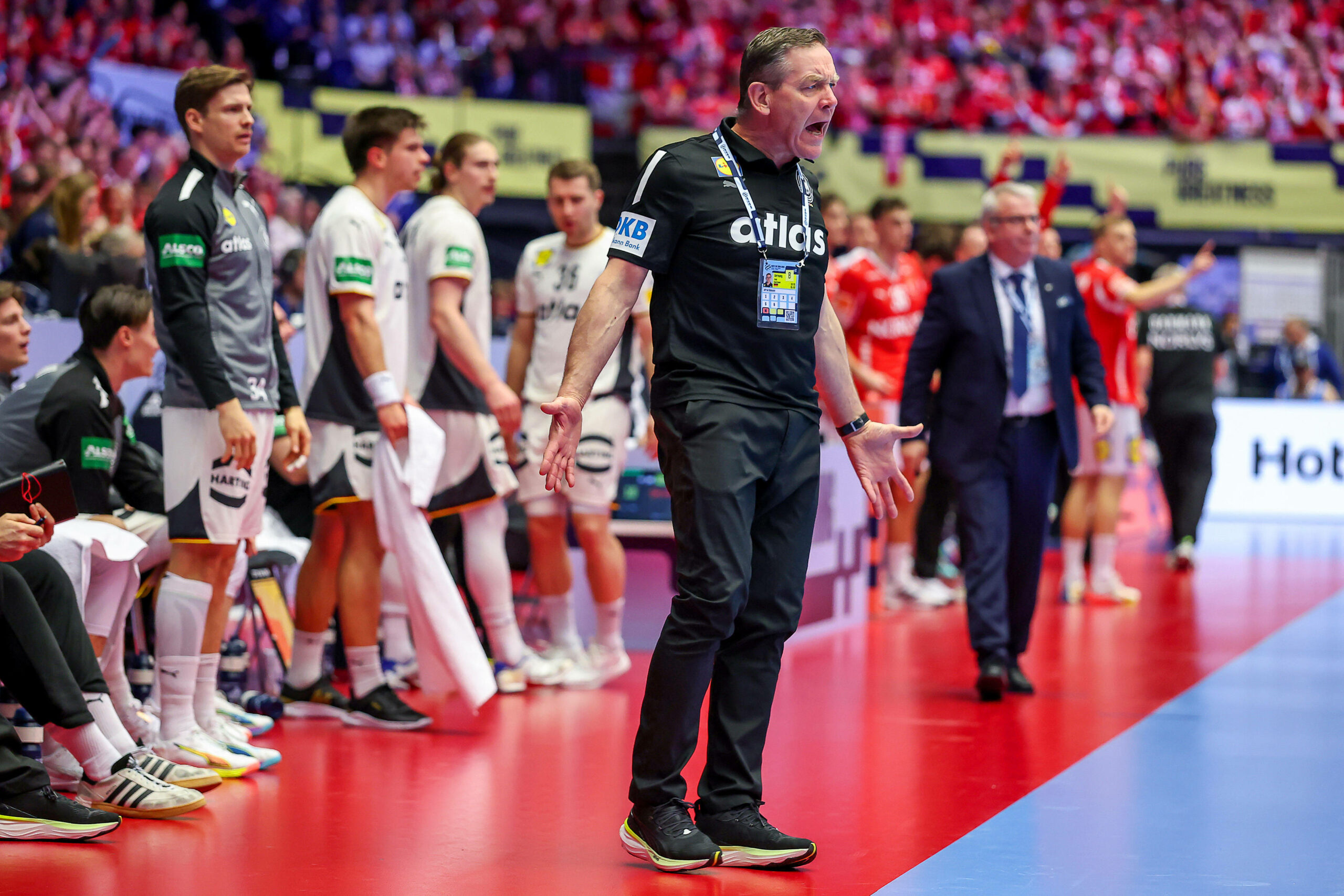 Alfred Gislason ärgert sich