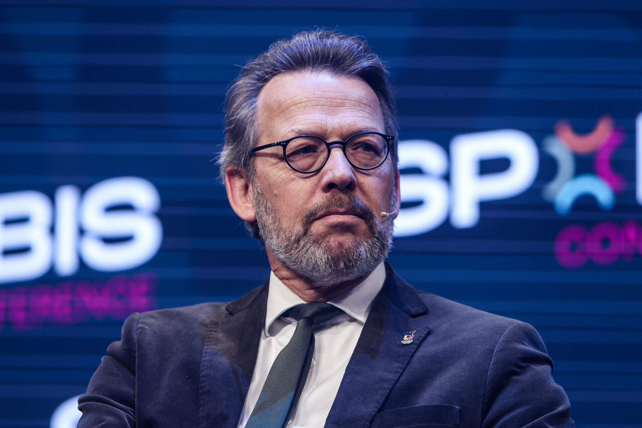 DOSB-Boss Otto Fricke schaut ernst