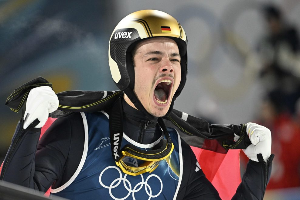 Philipp Raimund schreit seine Freude heraus.