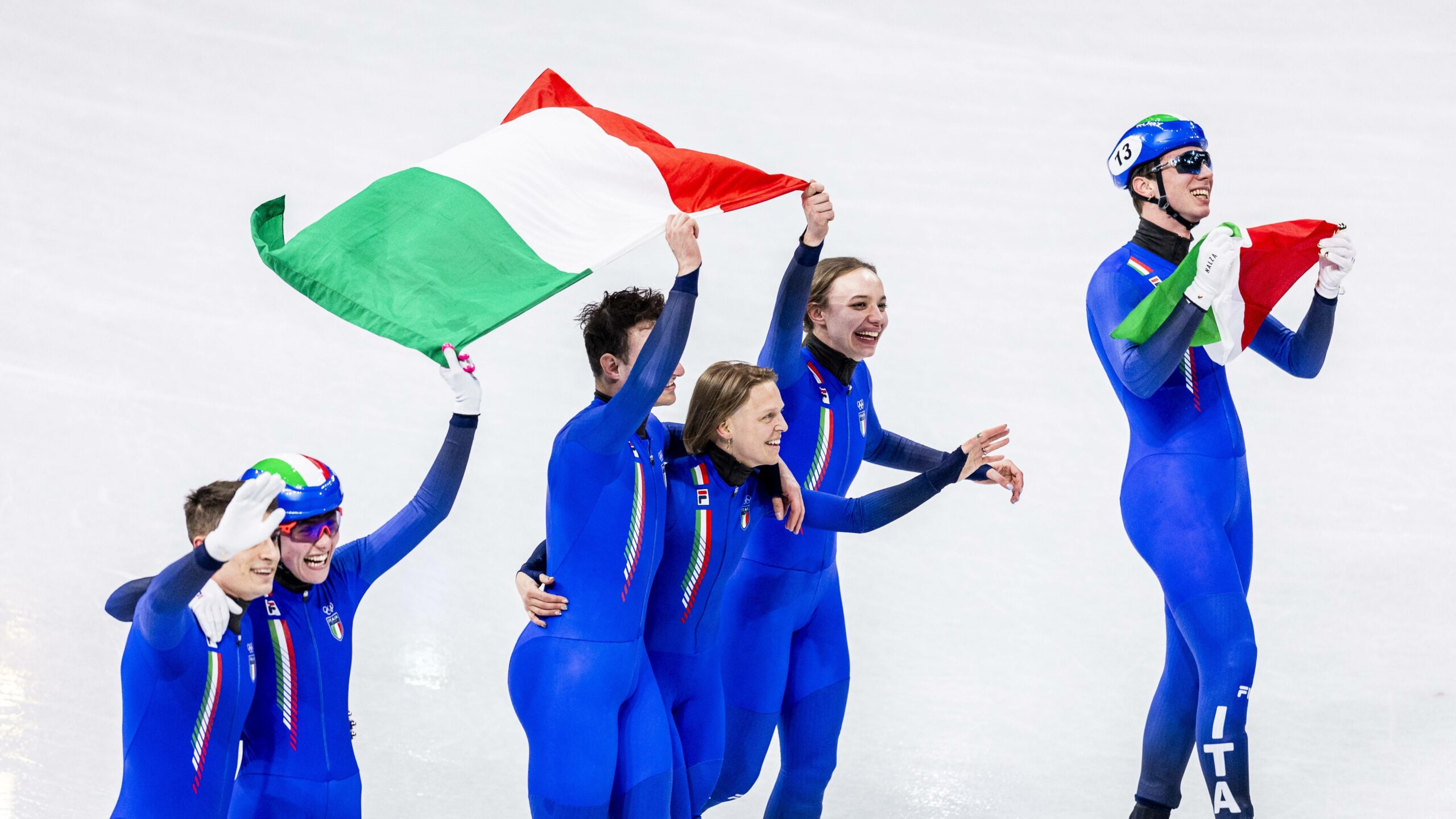 Italiens Shorttrack-Team jubelt