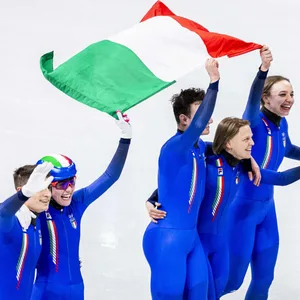 Italiens Shorttrack-Team jubelt