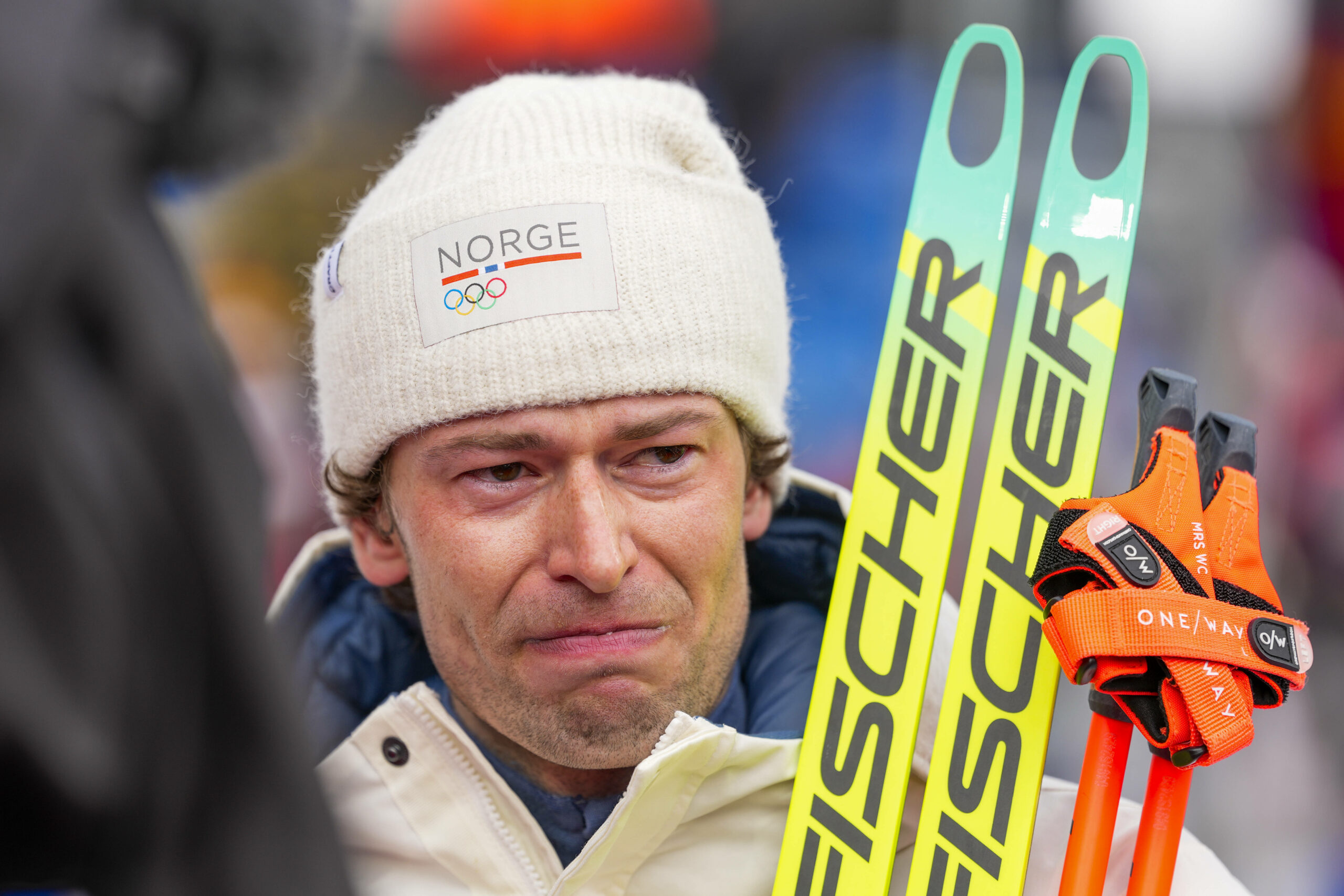 Sturla Holm Lägreid weint.