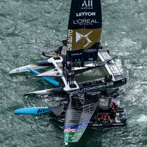 Beim Auftakt der SailGP gab es einen Crash zwischen zwei Segelbooten.