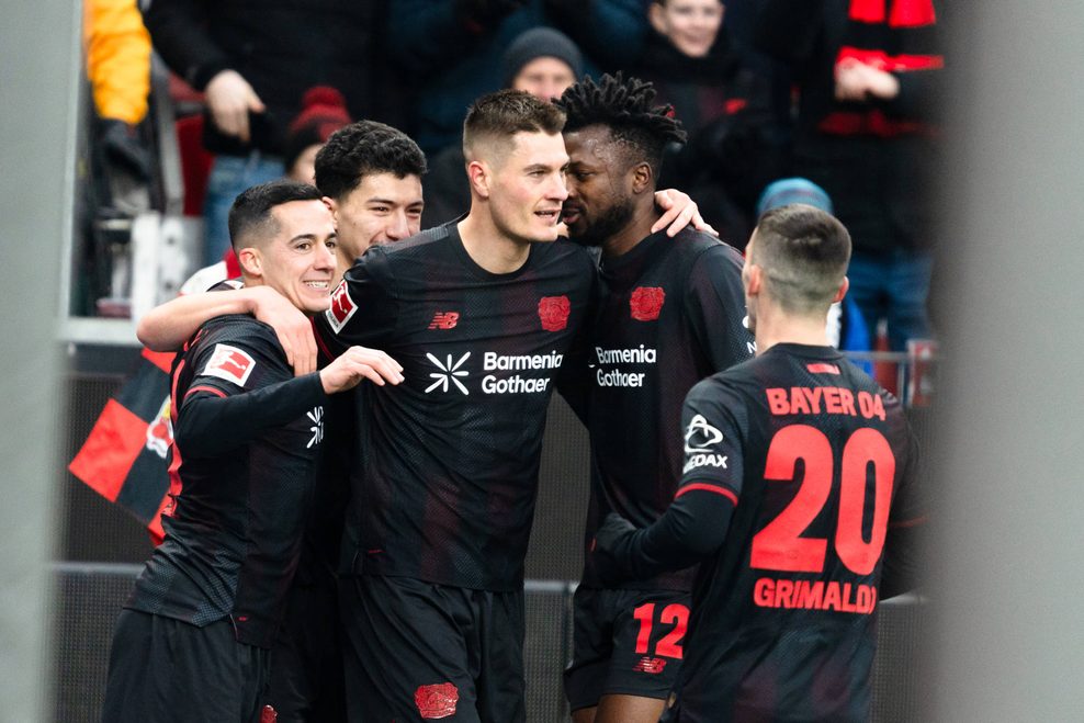 Patrik Schick (Mitte) jubelt mit seinen Teamkollegen