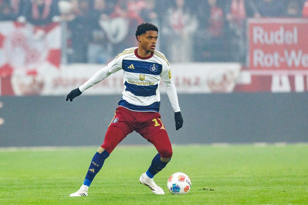 Warmed Omari im Spiel gegen den 1. FSV Mainz 05