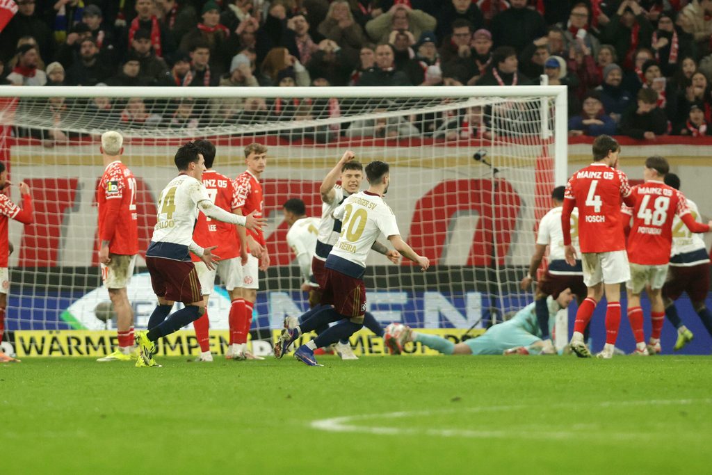 Fábio Vieira trifft zum 1:1 für den HSV in Mainz.