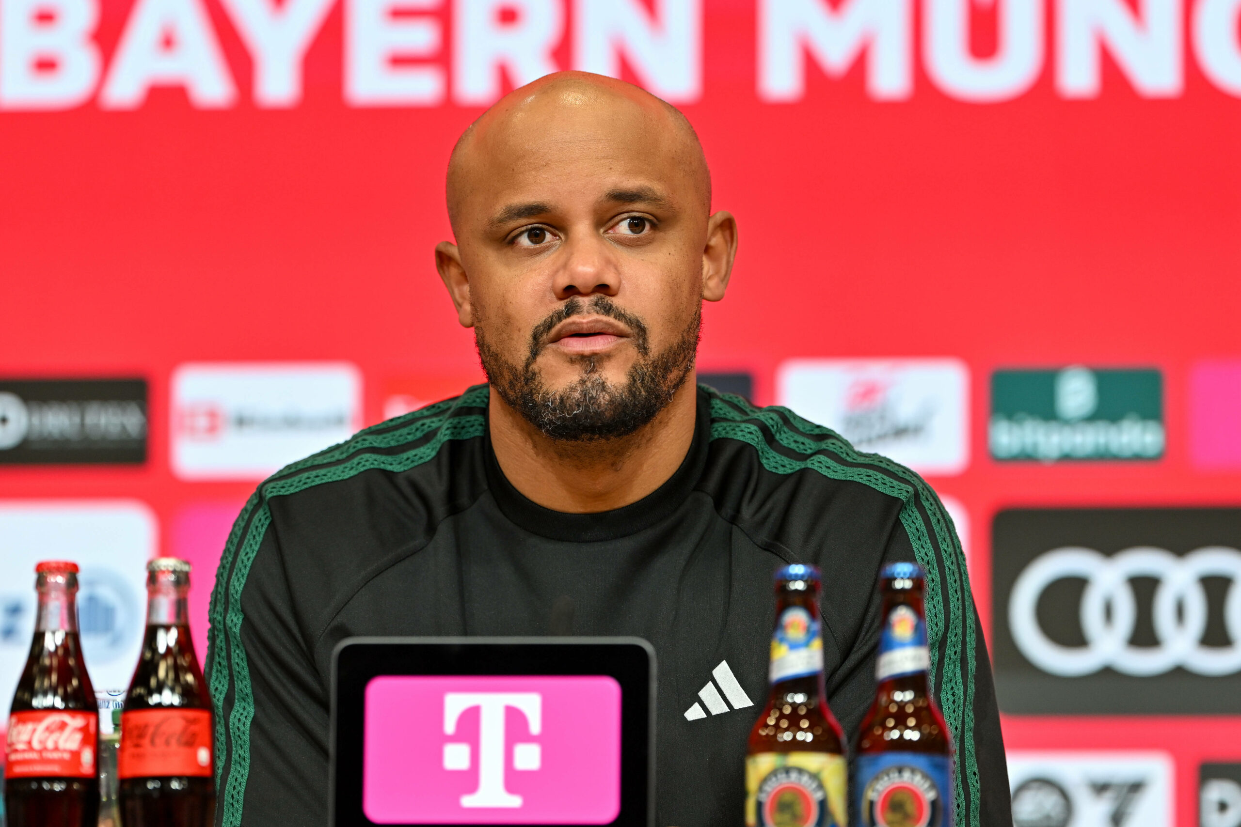Vincent Kompany bei einer Pressekonferenz