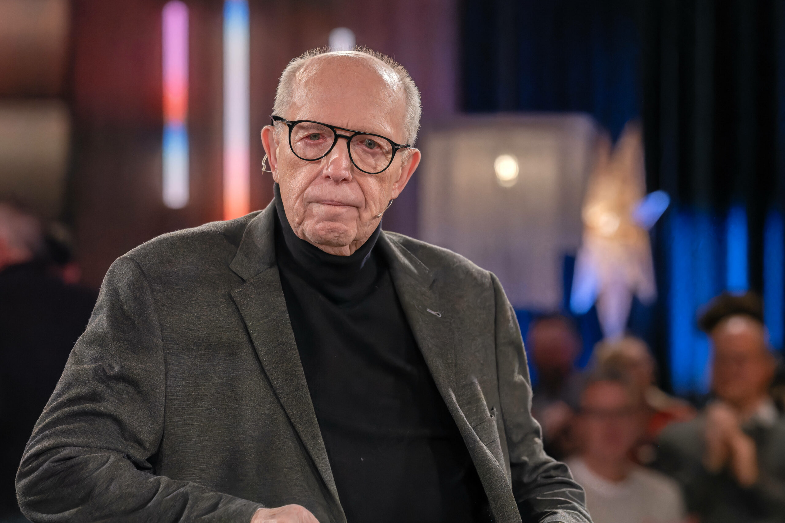 Reiner Calmund schaut ernst