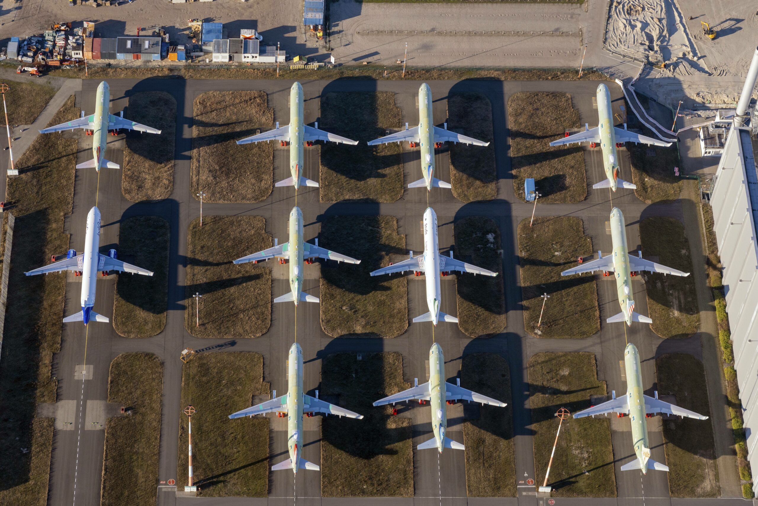 Flugzeuge beim Airbus-Werk in Finkenwerder.